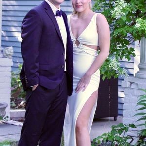 White ‘WINO GOWN’